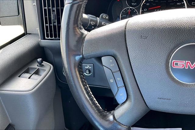 2022 GMC Savana Passenger 3500 LS