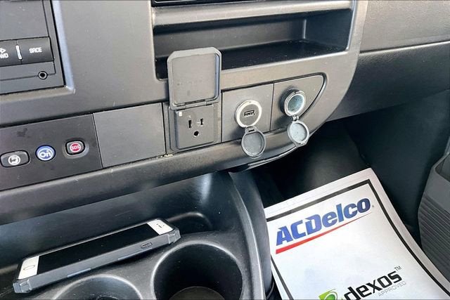 2022 GMC Savana Passenger 3500 LS