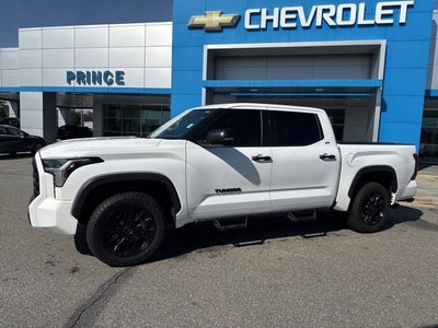2022 Toyota Tundra 4WD SR5