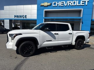 2022 Toyota Tundra 4WD SR5