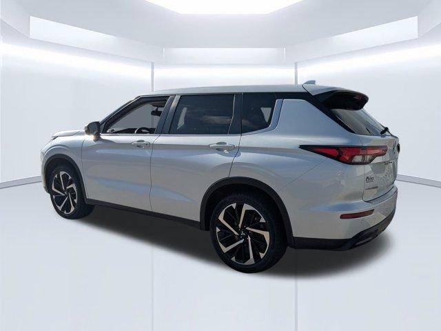 2022 Mitsubishi Outlander ES