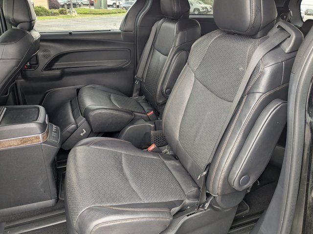 2025 Toyota Sienna Platinum 7 Passenger