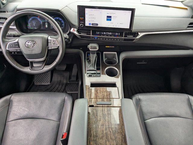 2025 Toyota Sienna Platinum 7 Passenger