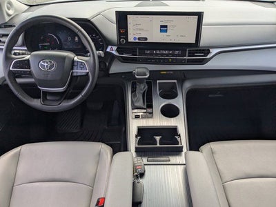 2025 Toyota Sienna XLE 8 Passenger