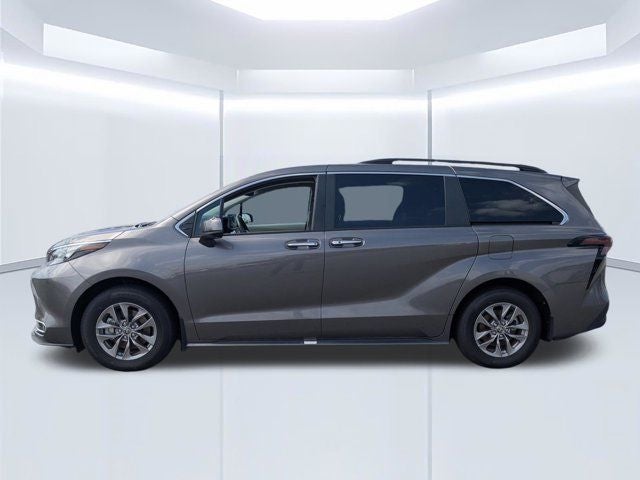 2024 Toyota Sienna XLE 8 Passenger