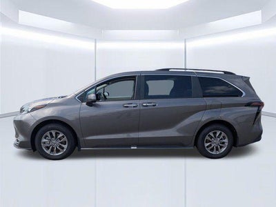 2024 Toyota Sienna XLE 8 Passenger