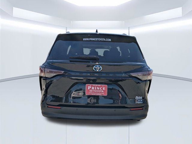 2024 Toyota Sienna XLE 8 Passenger