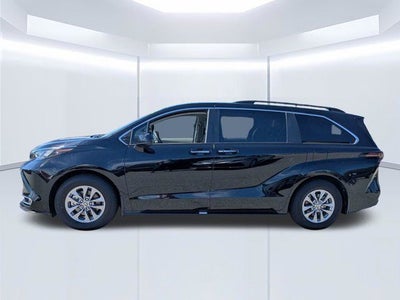 2024 Toyota Sienna XLE 8 Passenger