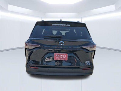 2024 Toyota Sienna XLE 8 Passenger
