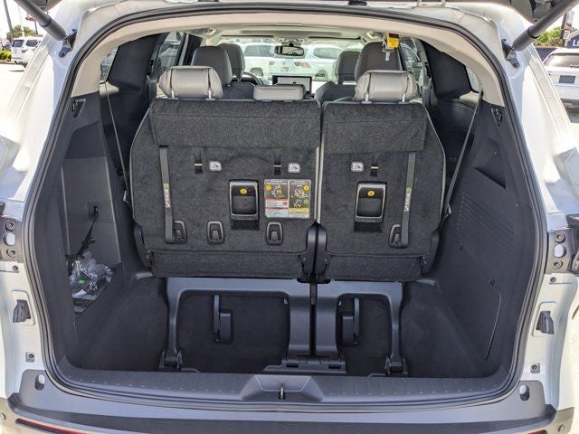 2025 Toyota Sienna XLE 8 Passenger