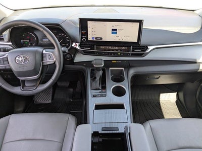2025 Toyota Sienna XLE 8 Passenger