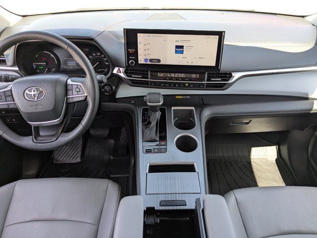 2025 Toyota Sienna XLE 8 Passenger