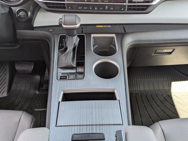 2025 Toyota Sienna XLE 8 Passenger