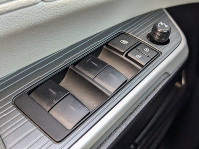 2025 Toyota Sienna XLE 8 Passenger