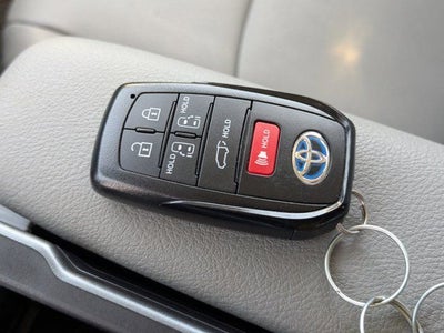 2025 Toyota Sienna XLE 8 Passenger