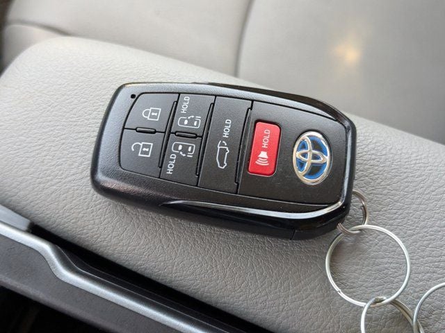 2025 Toyota Sienna XLE 8 Passenger