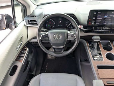 2024 Toyota Sienna XLE 8 Passenger