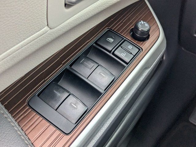 2024 Toyota Sienna XLE 8 Passenger