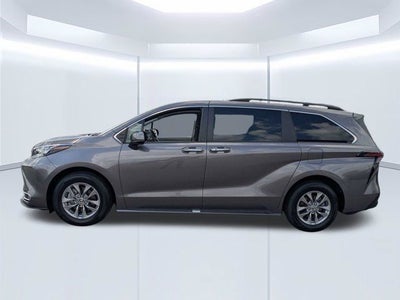 2024 Toyota Sienna XLE 8 Passenger