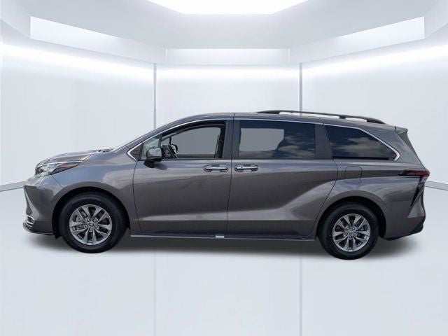2024 Toyota Sienna XLE 8 Passenger