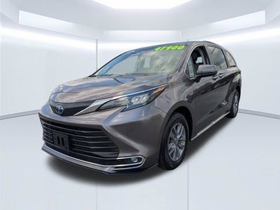 2024 Toyota Sienna XLE 8 Passenger