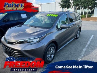 2024 Toyota Sienna XLE 8 Passenger