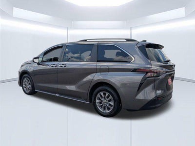 2024 Toyota Sienna XLE 8 Passenger