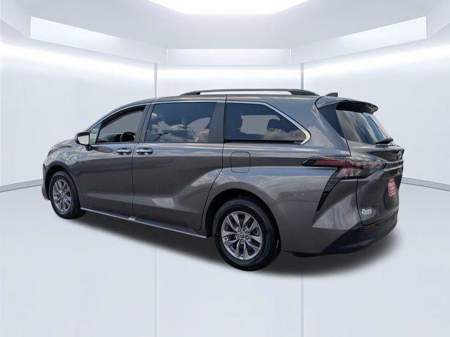2024 Toyota Sienna XLE 8 Passenger