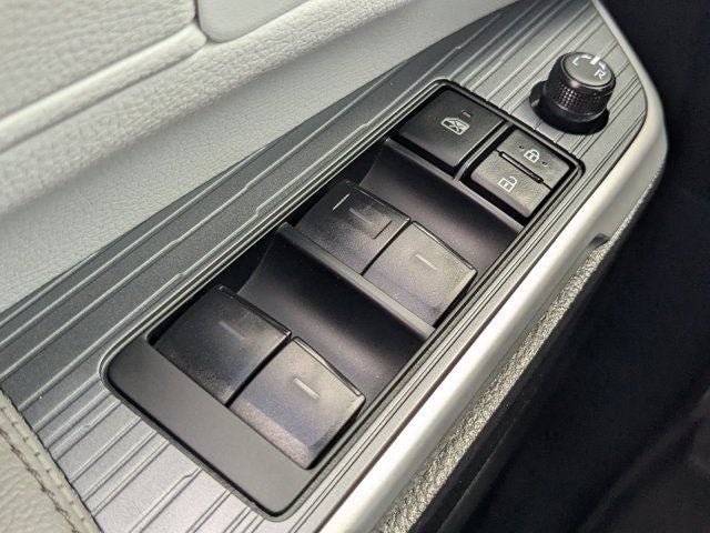 2025 Toyota Sienna XLE 8 Passenger