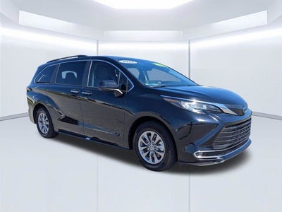 2023 Toyota Sienna XLE 7 Passenger