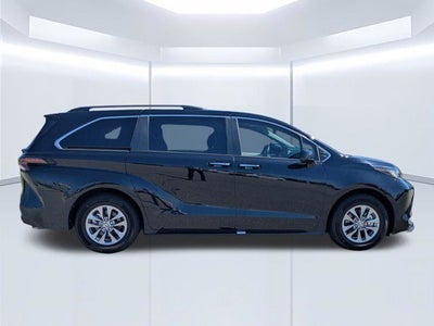 2023 Toyota Sienna XLE 7 Passenger