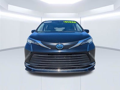 2023 Toyota Sienna XLE 7 Passenger
