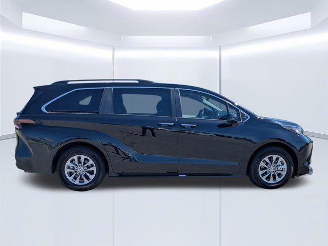 2023 Toyota Sienna XLE 7 Passenger