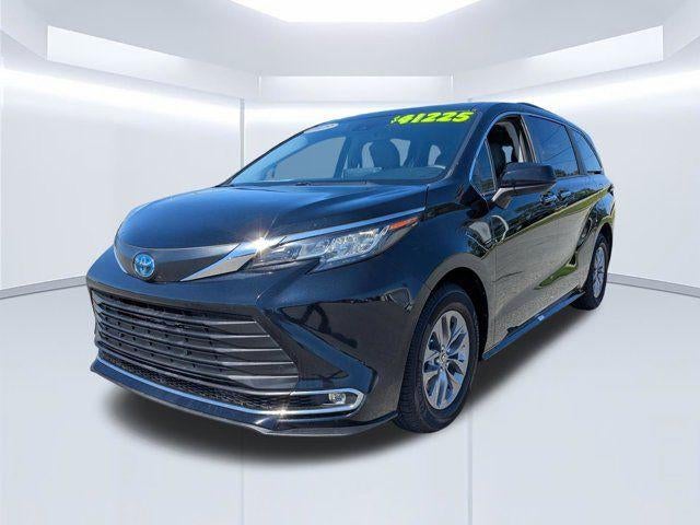 2023 Toyota Sienna XLE 7 Passenger