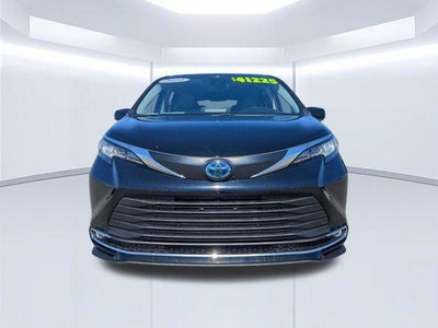 2023 Toyota Sienna XLE 7 Passenger