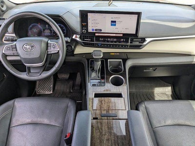 2025 Toyota Sienna Limited 7 Passenger