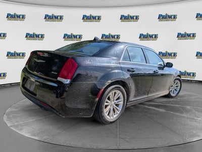 2021 Chrysler 300 Touring