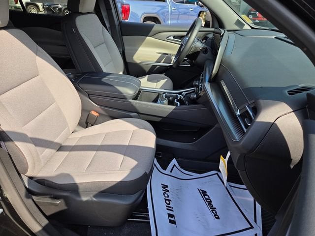 2027 Chevrolet Traverse LT - Photo 15