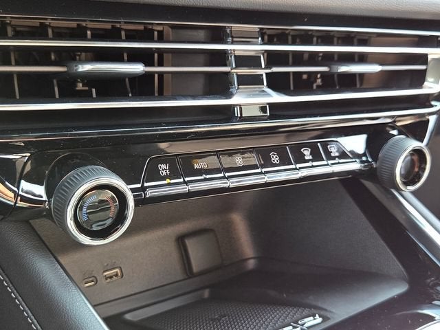2027 Chevrolet Traverse LT - Photo 21
