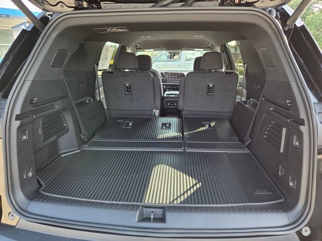 2027 Chevrolet Traverse LT - Photo 9