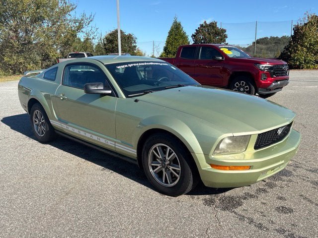 2005 Ford Mustang Deluxe
