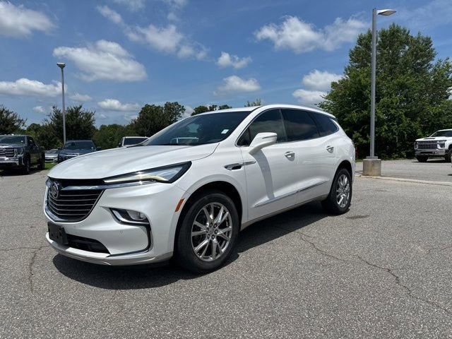 2023 Buick Enclave Essence AWD's photo