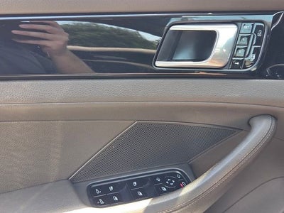 2019 Porsche Panamera RWD