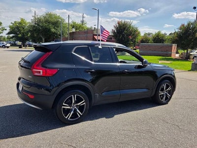 2024 Volvo XC40 Core Bright Theme