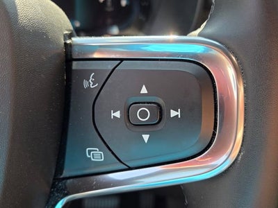 2024 Volvo XC40 Core Bright Theme